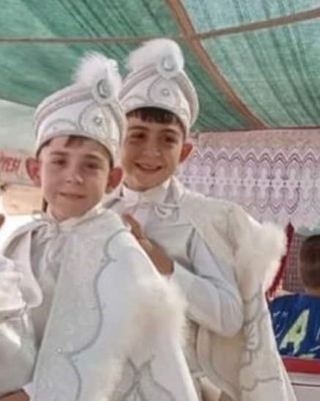 İzmir'de korkunç olay! 2 kardeşin cansız bedeni yangın söndürme havuzunda bulundu - Resim: 0