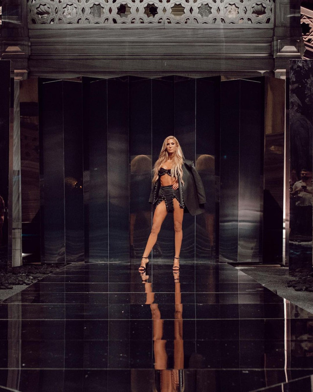 Çağla Şıkel paylaştı, ablasını görenler gözlerine inanamadı! "Sizin ailede güzellik genetik galiba" - Resim: 5