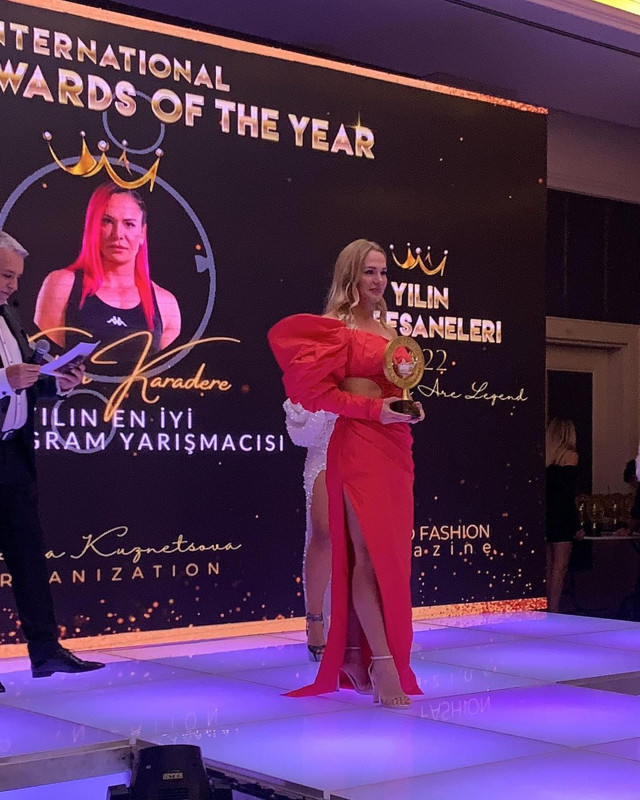 Survivor Nagihan Karadere sınırları aştı! Derin yırtmaçlı pozu olay oldu: "Abartma istersen bizdeki de kalp ama" - Resim: 4