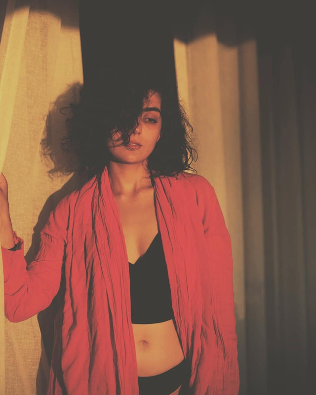 Camdaki Kız’ın güzel oyuncusu Merve Polat'ı hiç böyle görmediniz! İddialı pozları sosyal medyayı salladı - Resim: 4