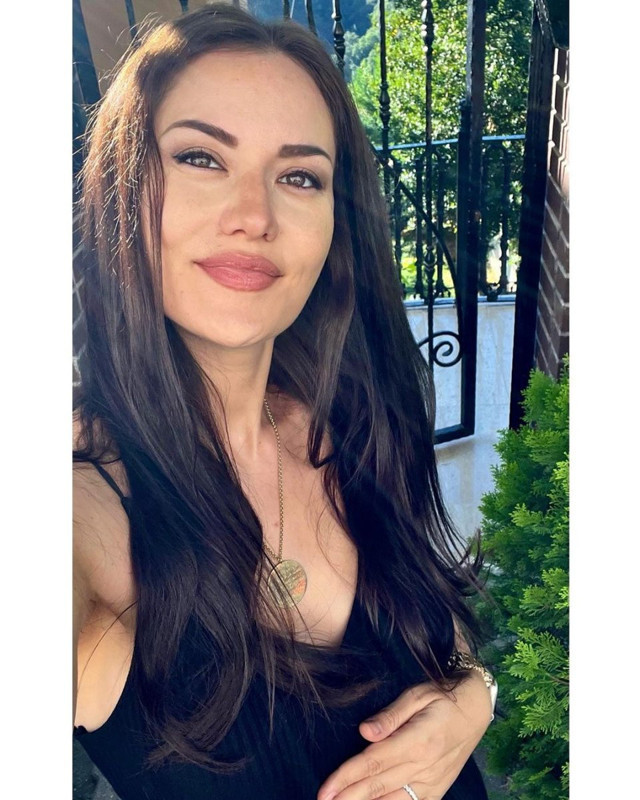 Fahriye Evcen'den karnı burnunda paylaşım! 'Annelik çok yakışmış' - Resim: 2