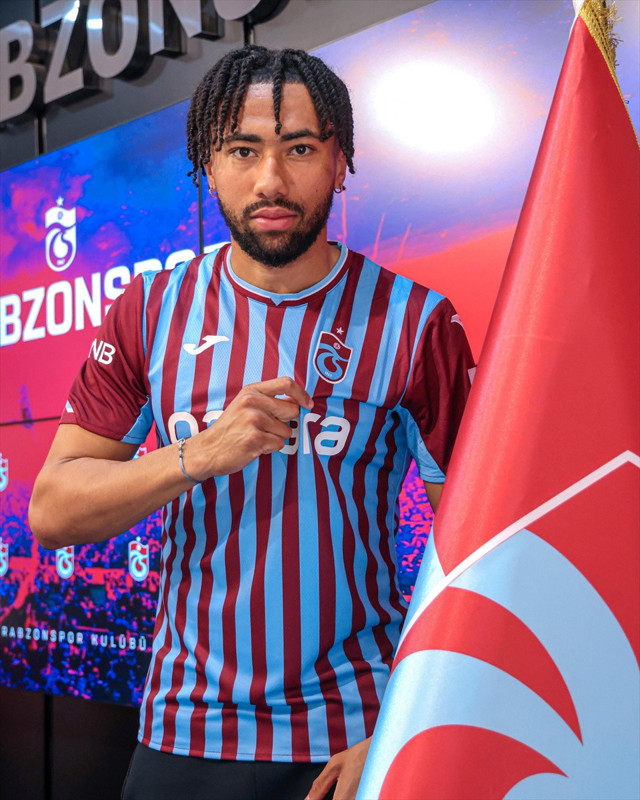 Trabzonspor, yeni transfer Folcarelli için imza töreni düzenledi - Resim: 0