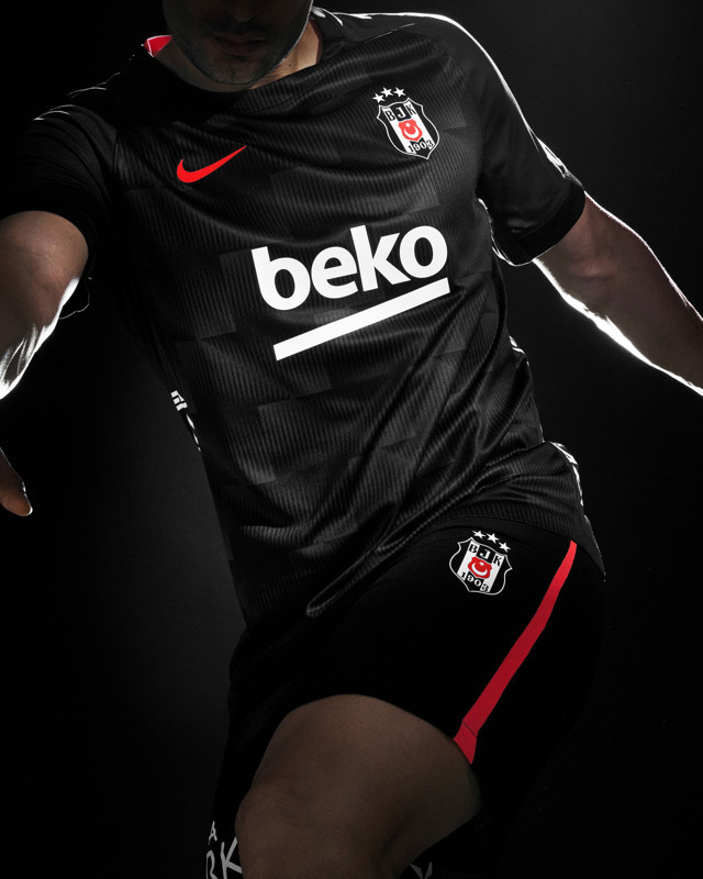 Beşiktaş'ın yeni sezon formaları tanıtıldı - Resim: 0 Beşiktaş'ın yeni sezon formaları tanıtıldı - Resim: 0