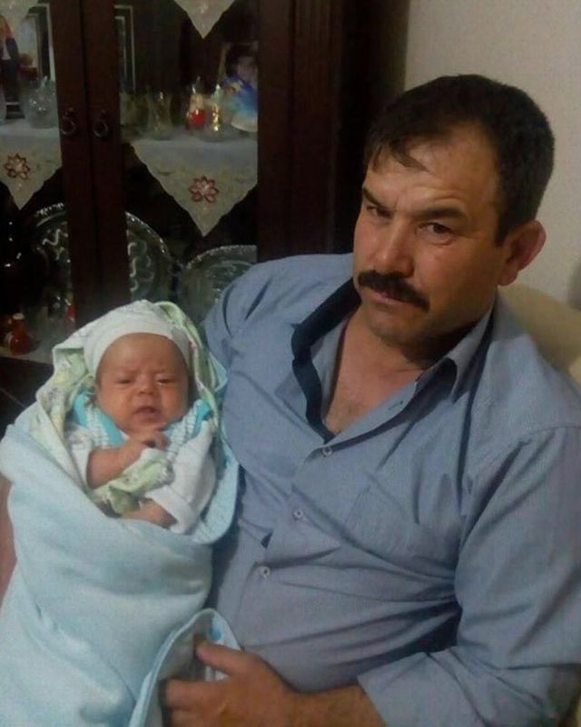 İzmir'de arabada bırakılan çocuk yanarak can verdi - Resim: 1