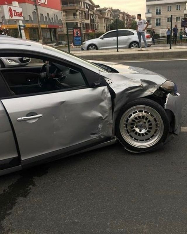 Yalova'da motosikletli ölüm anını kameraya kaydetti - Resim: 2