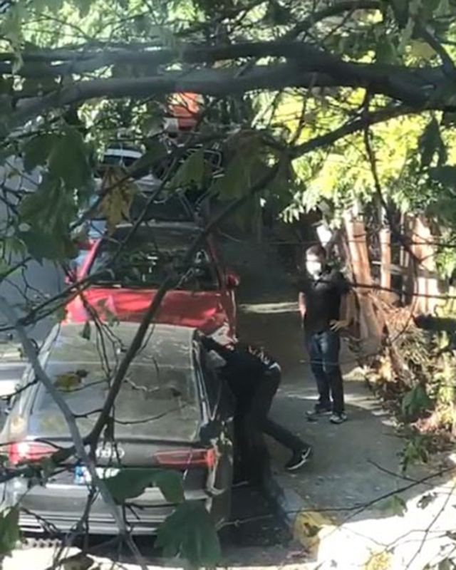 Kocaeli'de toz maskeli hırsızlar otomobilin camını kırıp çantayı çaldı - Resim: 4