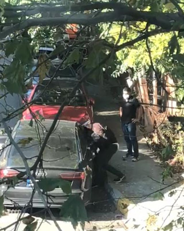 Kocaeli'de toz maskeli hırsızlar otomobilin camını kırıp çantayı çaldı - Resim: 3