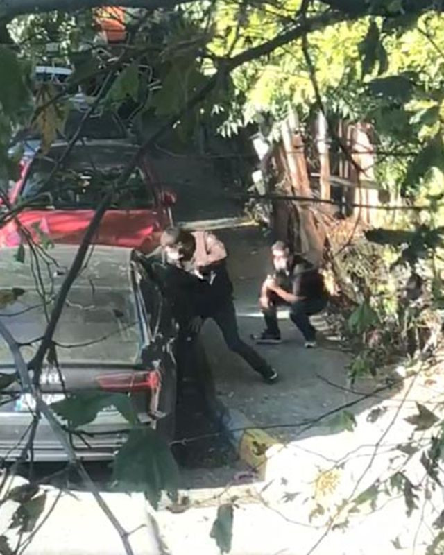 Kocaeli'de toz maskeli hırsızlar otomobilin camını kırıp çantayı çaldı - Resim: 2