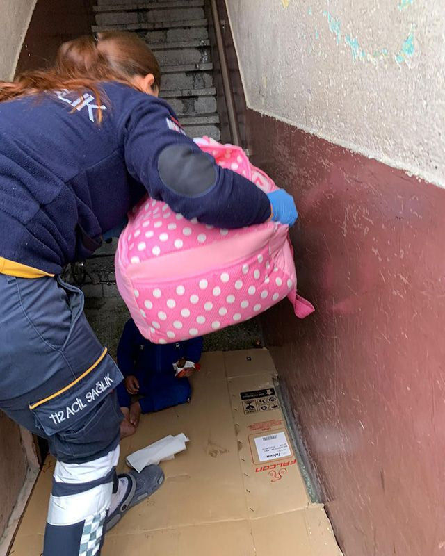 Konya'da sokağa terk edilmiş iki bebek ile bir çocuk bulundu - Resim: 1