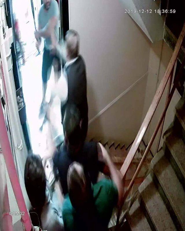 İstanbul Bakırköy'de komşusuna saldıran baba ve 2 oğlu tutuklandı - Resim: 3