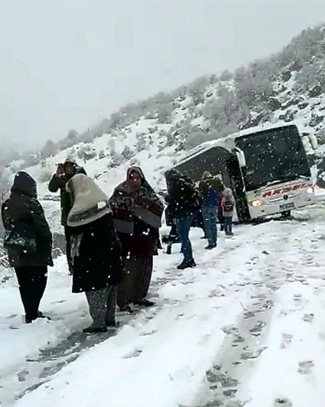 Yolcu otobüsü uçurumun kenarında! Isparta'da korkutan olay - Resim: 4