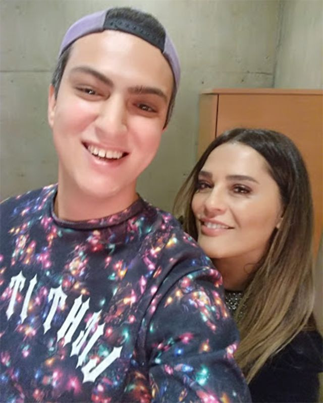 Ünlü şarkıcı Reyhan Karaca’nın burnu kırıldı - Resim: 1