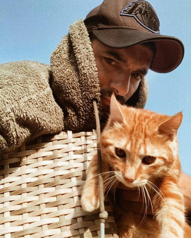 Sefirin Kızı'nın başrolü Engin Akyürek ısrarlara dayanamadı binler akın etti - Resim: 2