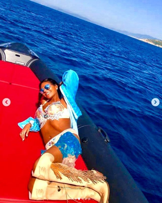 Süreyya Yalçın'ın bikini altı çizmeli plaj stiliyle olay oldu - Resim: 4