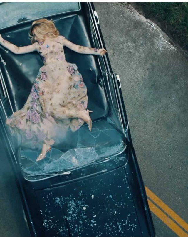 Hadise yeni şarkısı 'Hay Hay' klibi yayınlandı! Kaan Yıldırım'a mesaj gibi sözler... - Resim: 1