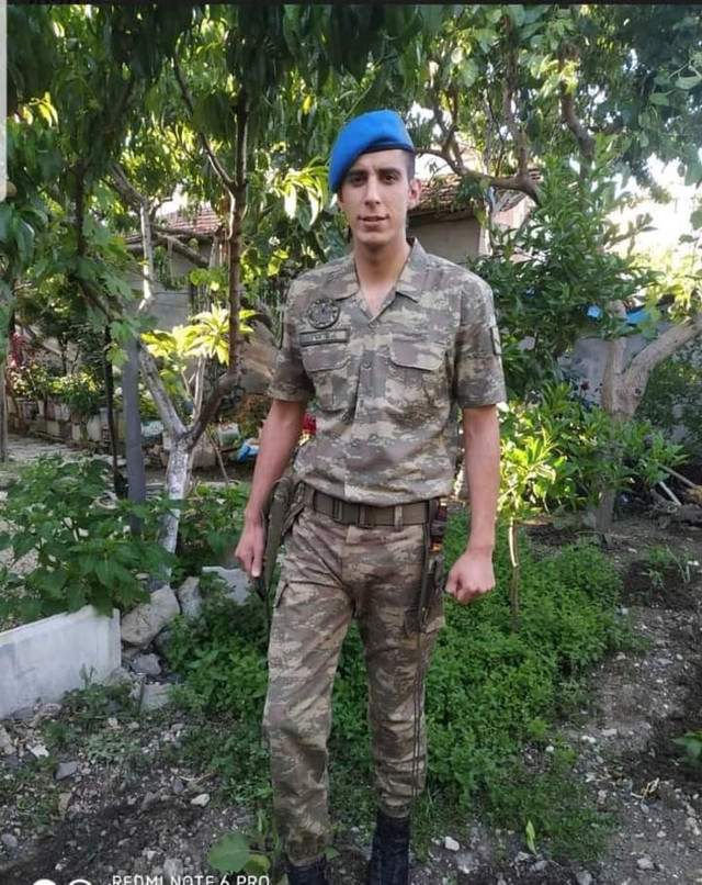 Pençe Yıldırım'da silah kazası: Halil İbrahim Çete şehit düştü - Resim: 0