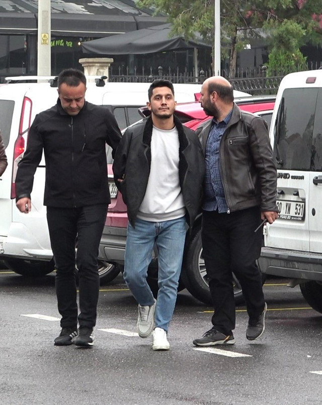 Husumetlisini pusuya düşürerek öldürmüştü! Cinayet zanlısı tutuklandı - Resim: 0