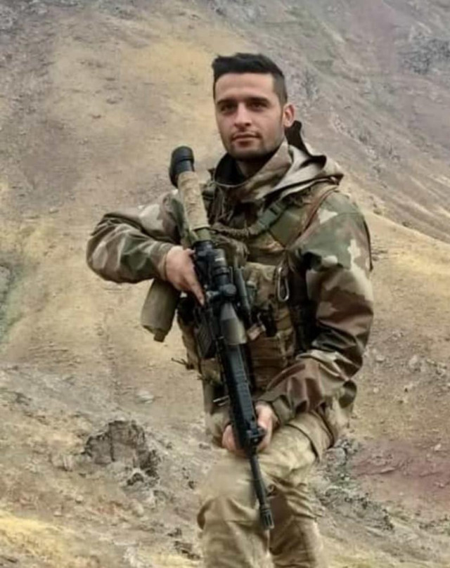 Bunun adı 'Kahramanlık': Bombayı fark eden asker, arkadaşları için bacağını feda etti - Resim: 0