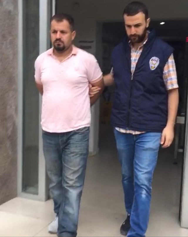 İzmir'de FETÖ ve PKK'ye çifte darbe: Çok sayıda gözaltı var - Resim: 0