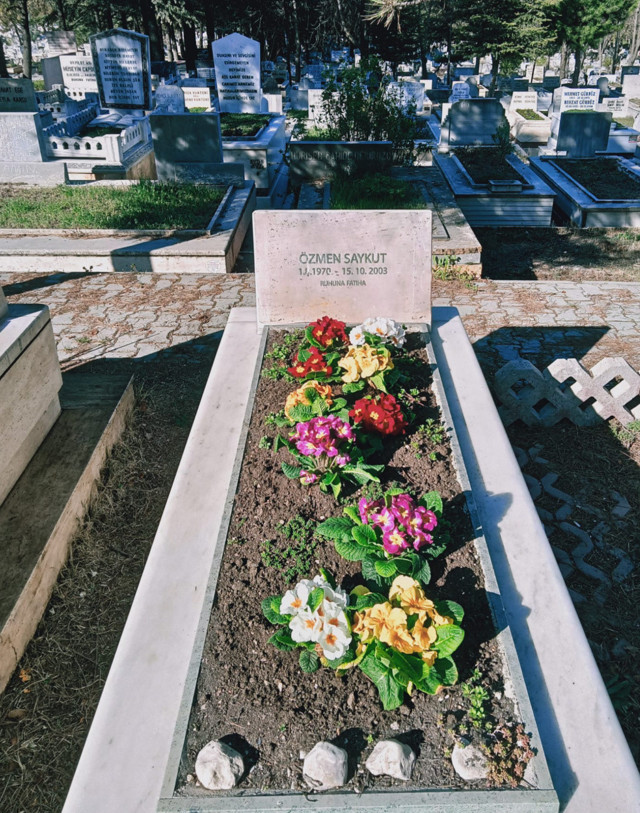 Erdal Beşikçioğlu sessizliğe gömüldü, Talat Atilla isyan etti: "Benim babam sizin yedek figüranınız mı?" - Resim: 0