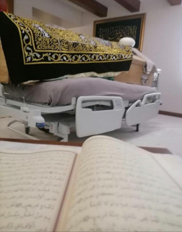 İsmailağa cemaati şeyhi Mahmut Ustaosmanoğlu son yolculuğuna uğurlanıyor! Fatih Camii şimdiden doldu - Resim: 0