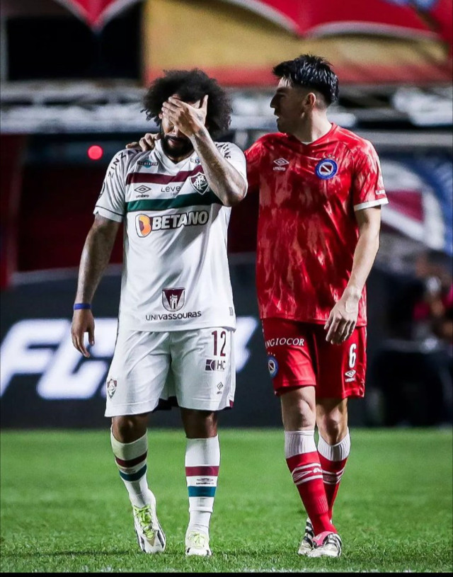 İnsanlık dışı faul... Marcelo rakibinin ayağını kırdı! Oyundan atıldı, ağlayarak özür diledi - Resim: 5