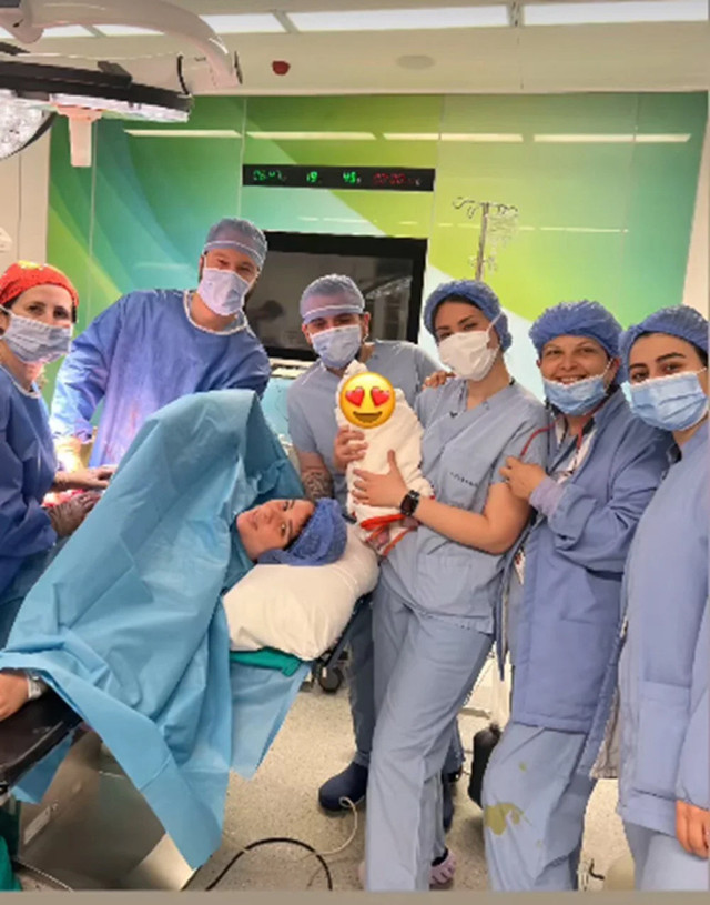 Tuğçe Tayfur üçüncü kez anne oldu! Bebeğinin adına bakın - Resim: 0