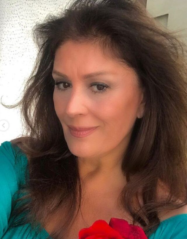 Yıllara meydan okuyor Gülşen Bubikoğlu seneler sonra aynı pozu verdi - Resim: 3