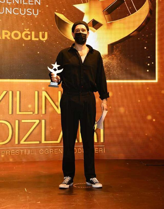 Sefirin Kızı'ndan ayrılan Uraz Kaygılaroğlu'ndan Berrak Tüzünataç'la aşk açıklaması - Resim: 3