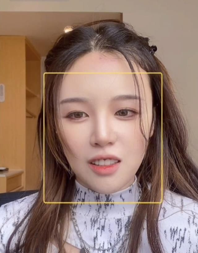 Ünlü TikTok fenomeni canlı yayında zehir içerek intihar etti! - Resim: 3