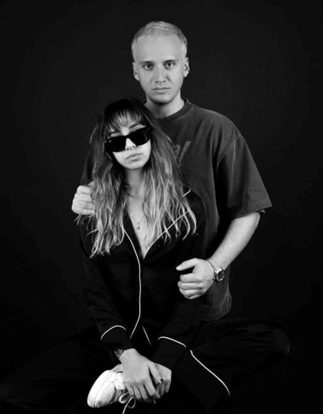 Edis'in yarı çıplak yatak pozu verdiği isim şarkıcı Aybüke Arbele çıktı! - Resim: 4