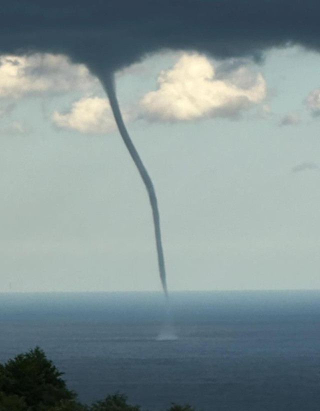 Artvin Arhavi'de oluşan hortum böyle görüntülendi! - Resim: 0