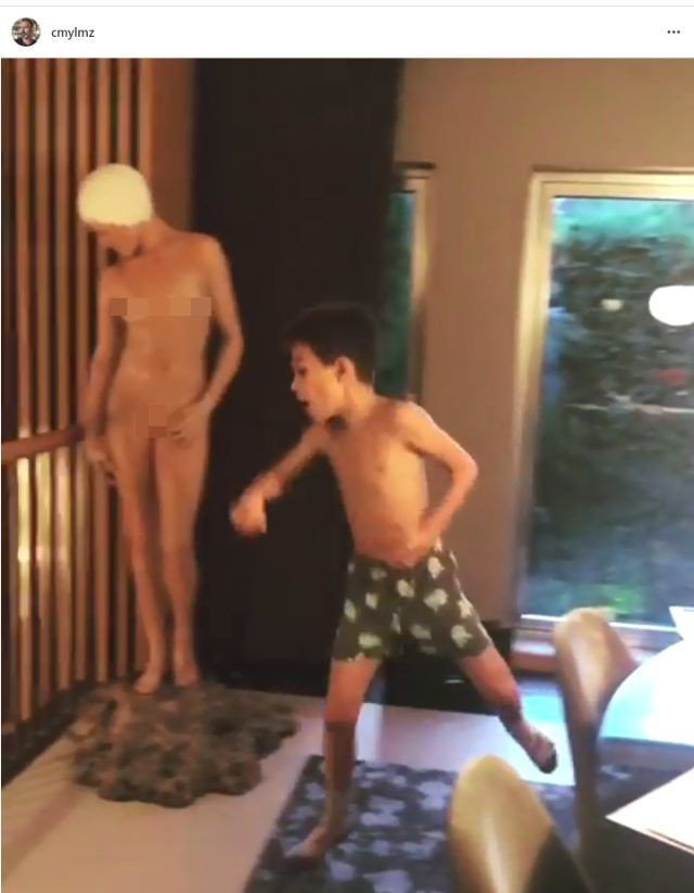 Cem Yılmaz oğlu Kemal'in dans videosunu yükledi çıplak manken isyan ettirdi - Resim: 3