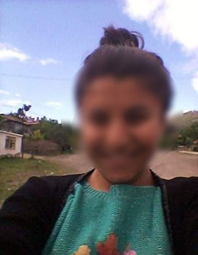 Çorum'da genç kız 'yasak aşk yaşıyor' diye annesini fön makinası kablosuyla boğarak öldürdü - Resim: 0