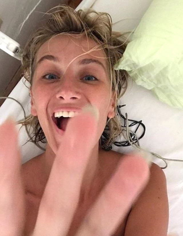 Didem Soydan'dan cesur asansör pozu! Ortalığı yine salladı - Resim: 1