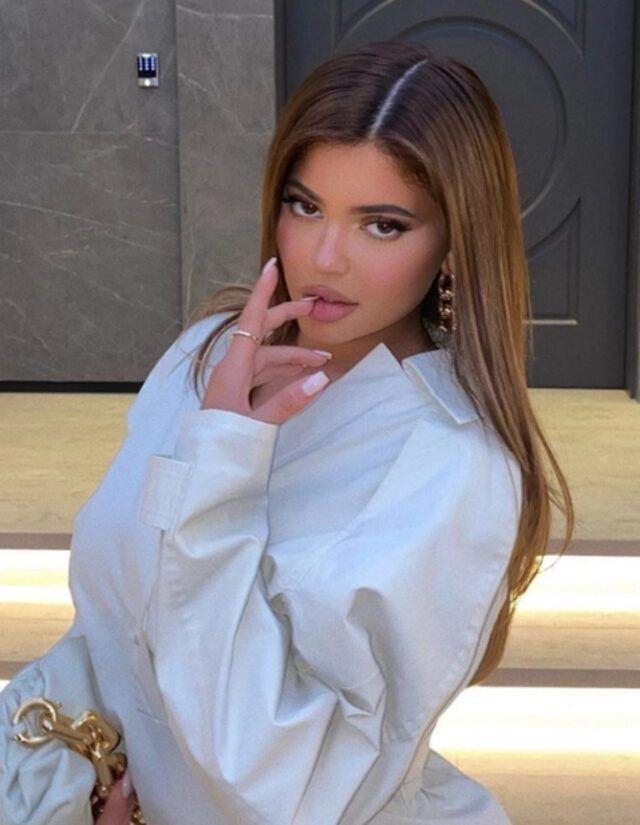 Hep aynı ateşli pozu veriyor! İşte İnstagram'ın nefes kesen yeni akımı - Resim: 4