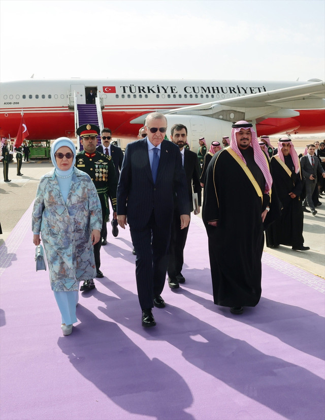 Cumhurbaşkanı Erdoğan, Suudi Arabistan'a ayak bastı - Resim: 2