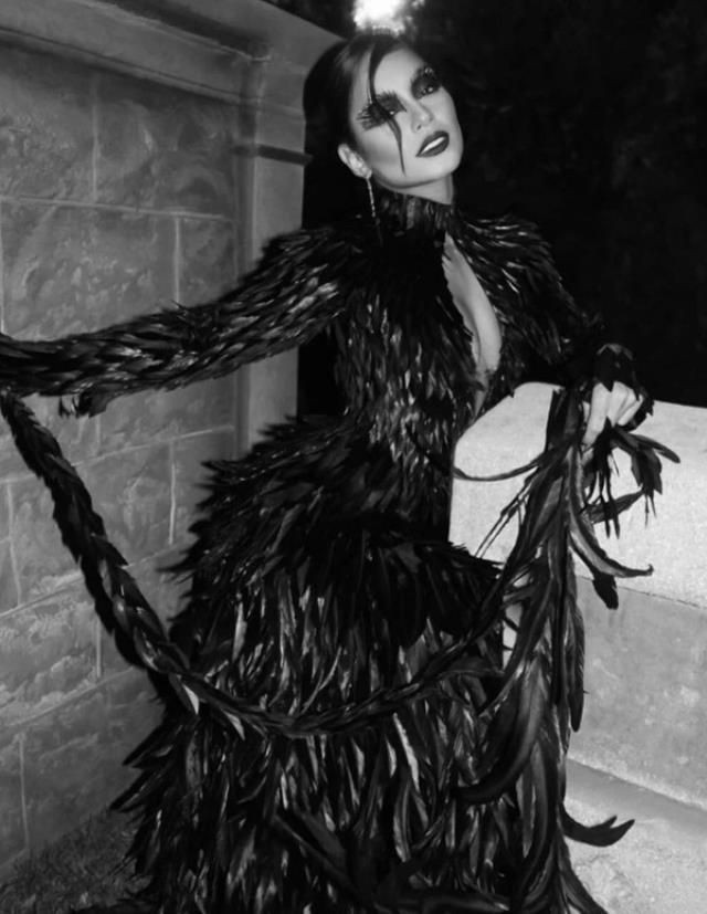 Cadılar Bayramı paylaşımları olay oldu! Dünyaca ünlü isimler kostümleri ile birbirleriyle böyle yarıştılar - Resim: 4