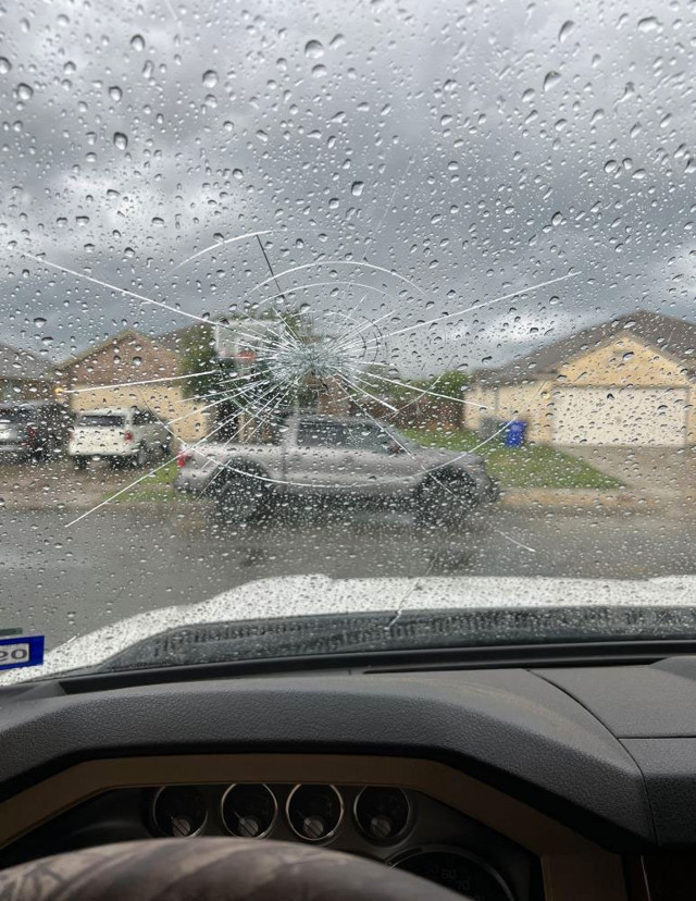 ABD’de beyzbol topu büyüklüğünde dolu yağdı çok sayıda bina ve araç hasar gördü - Resim: 0