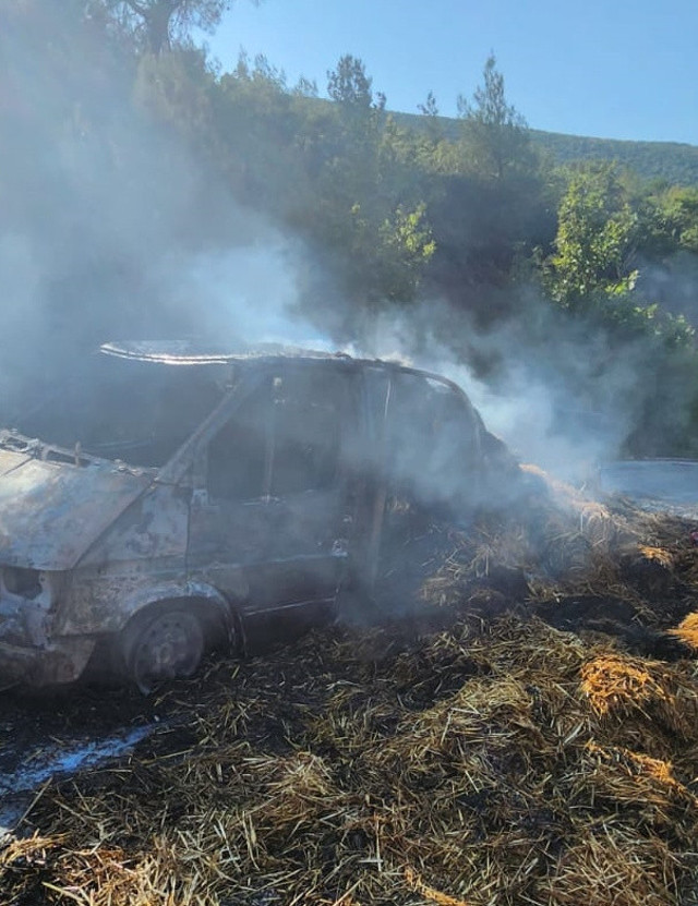 Balıkesir'de orman yangını! Saman yüklü araçta başladı ormanı tutuşturdu - Resim: 1