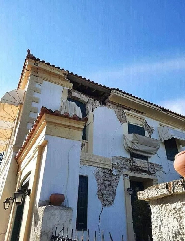 Depremin merkez üssü Yunan adası Sisam'dan ilk görüntüler - Resim: 1