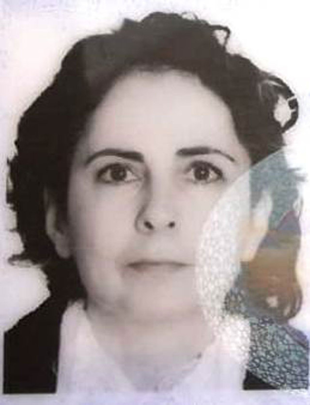 Annesinin cesedi başında 'Sen ölemezsin' diyerek gözyaşı döktü - Resim: 0