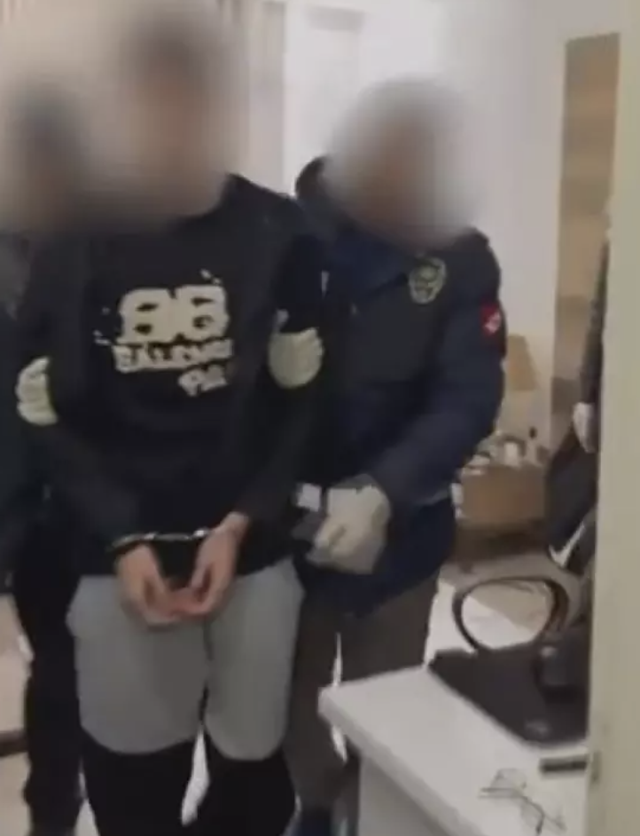 Otel yangınında hayatını kaybedenlerin ailelerini arayıp dalga geçmişlerdi! 3 kişi gözaltında - Resim: 0