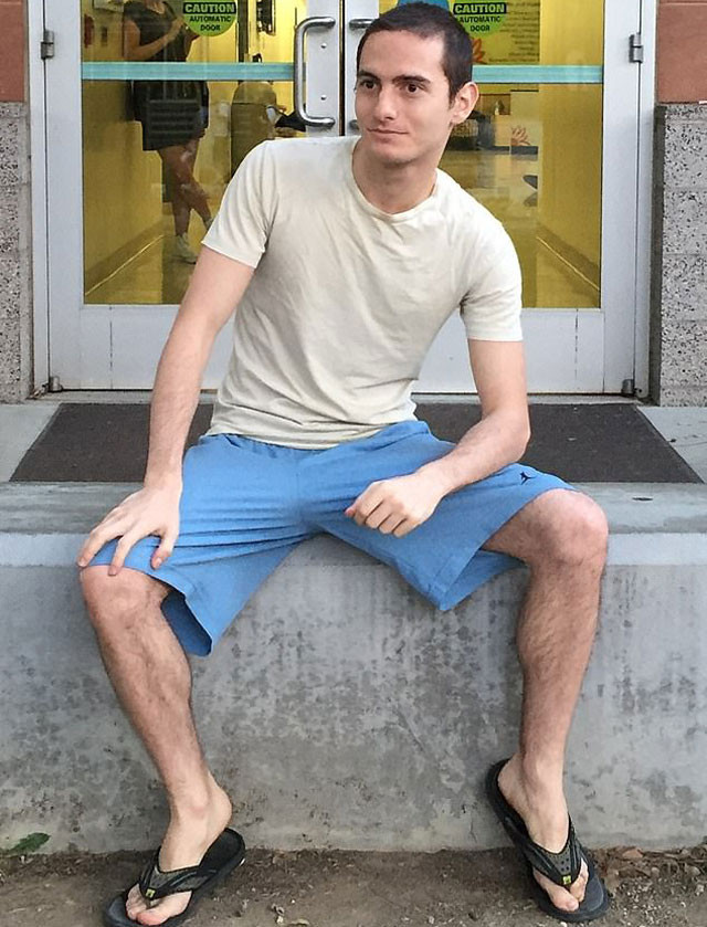 27 yaşında 18 çocuğu var! Kadınlar cinsel ilişki için kapısında  - Resim: 1