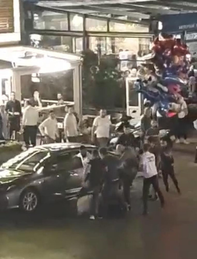 Ümraniye'de 'yanlış sipariş' dayağı attılar müşteri canını zor kurtardı - Resim: 0