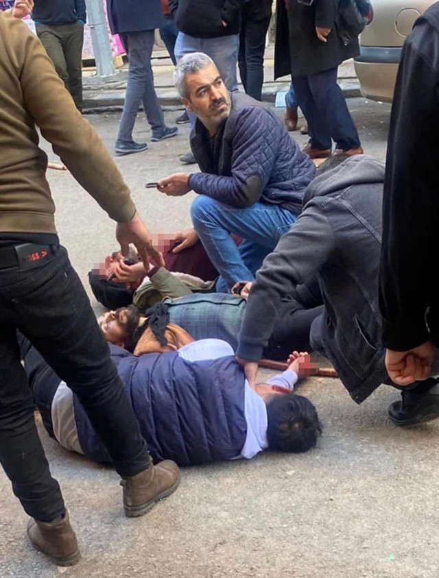 Şanlıurfa'da akraba kavgası kanlı bitti! 1 kişi öldü, 4 kişi de ağır yaralandı - Resim: 1