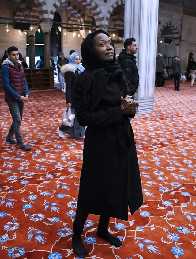 ABD'li sanatçı Della Miles'ten 'Biz Bize Yeteriz Türkiyem' kampanyasına destek - Resim: 1