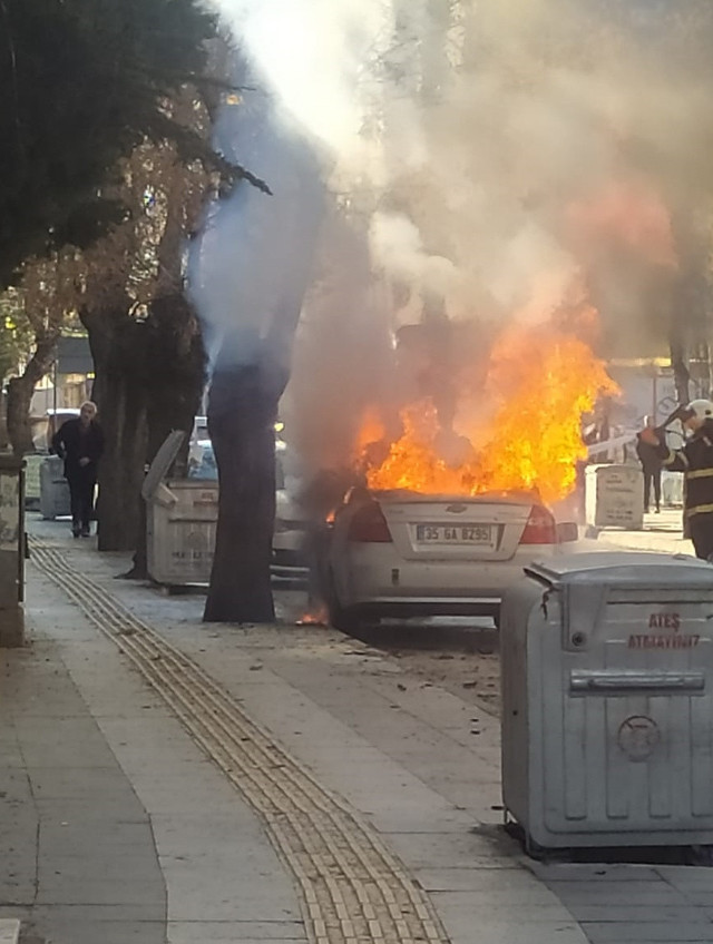Çorum'da evini ve otomobilini ateşe veren kişi evde ölü bulundu - Resim: 1