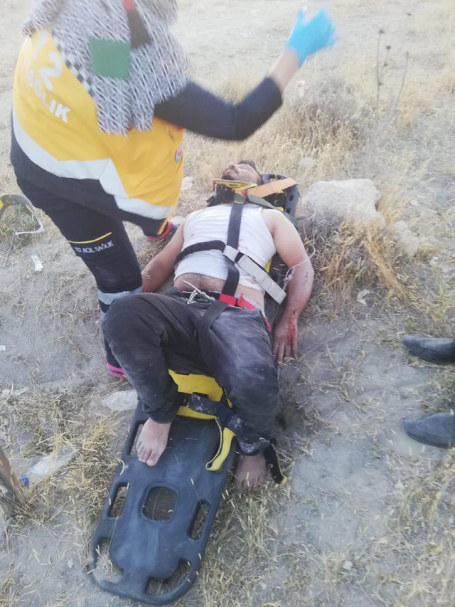 Konya'da düğün dönüşü feci kaza! 2 ölü 3 yaralı - Resim: 2