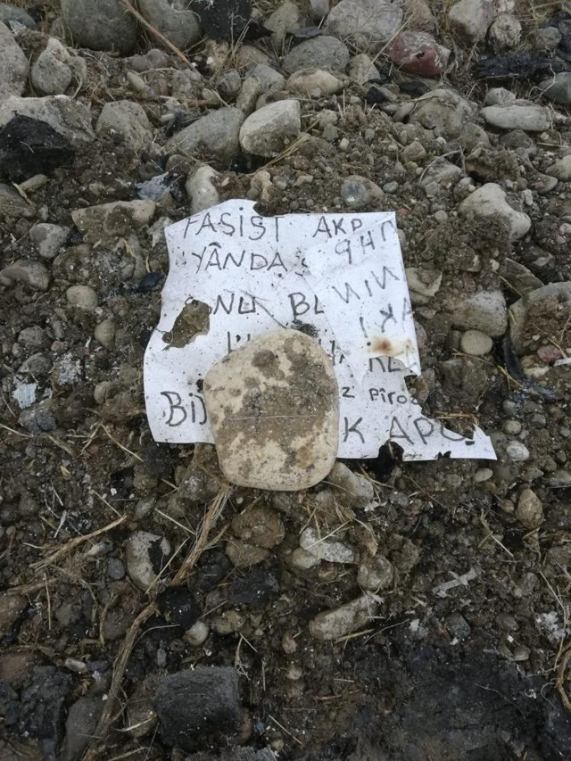 Ağrı'da terör örgütü PKK sempatizanları, AK Partili vatandaşların araçlarını yaktı - Resim: 2